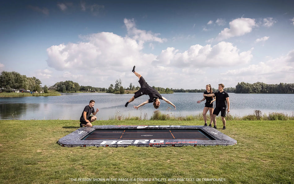 BERG SPORTS Ultim Pro Bouncer FlatGround 500