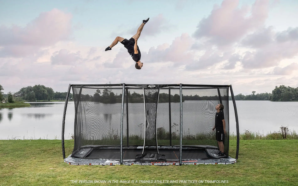 BERG SPORTS Ultim Pro Bouncer FlatGround 5x5 + Safety Net XL